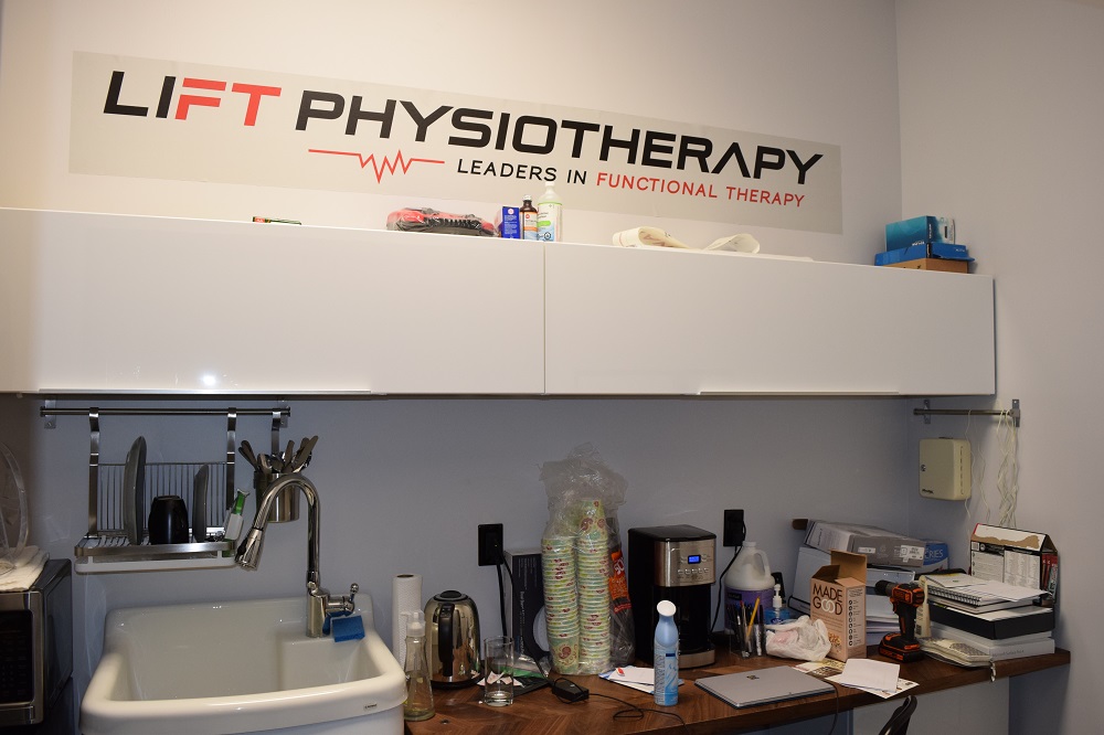 toronto commercial contractors physio clinic 8