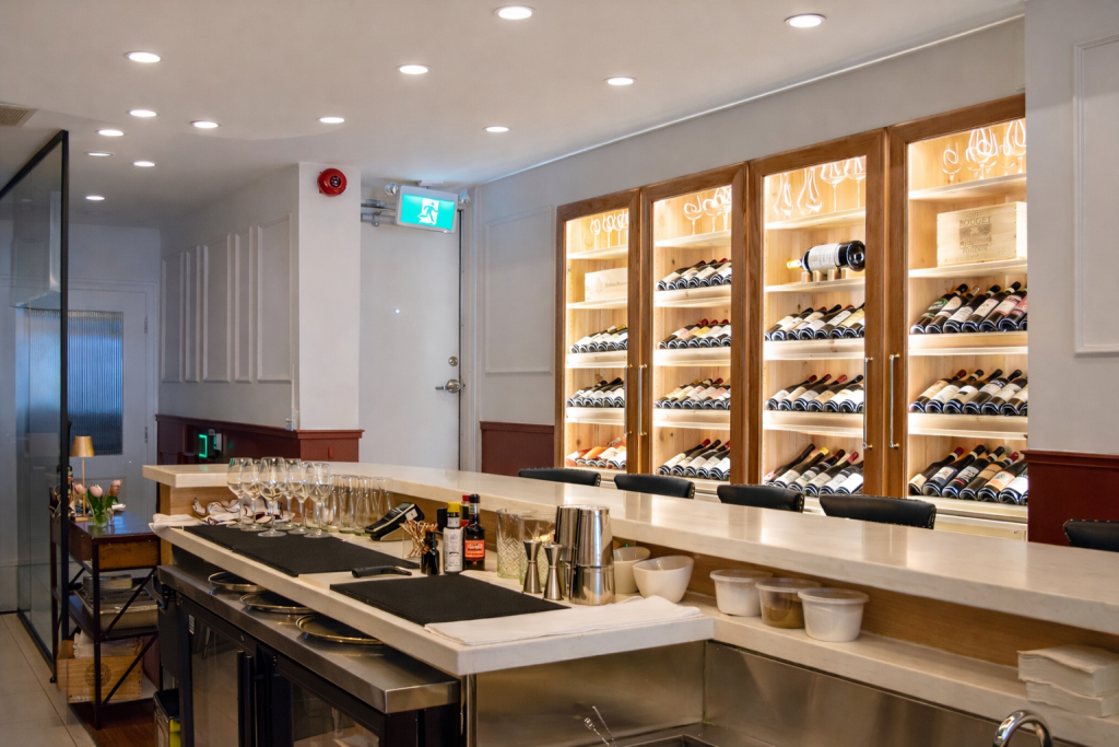 À CÔTÉ - 1158 Yonge Street, Toronto, Ontario - Restaurant Construction Project