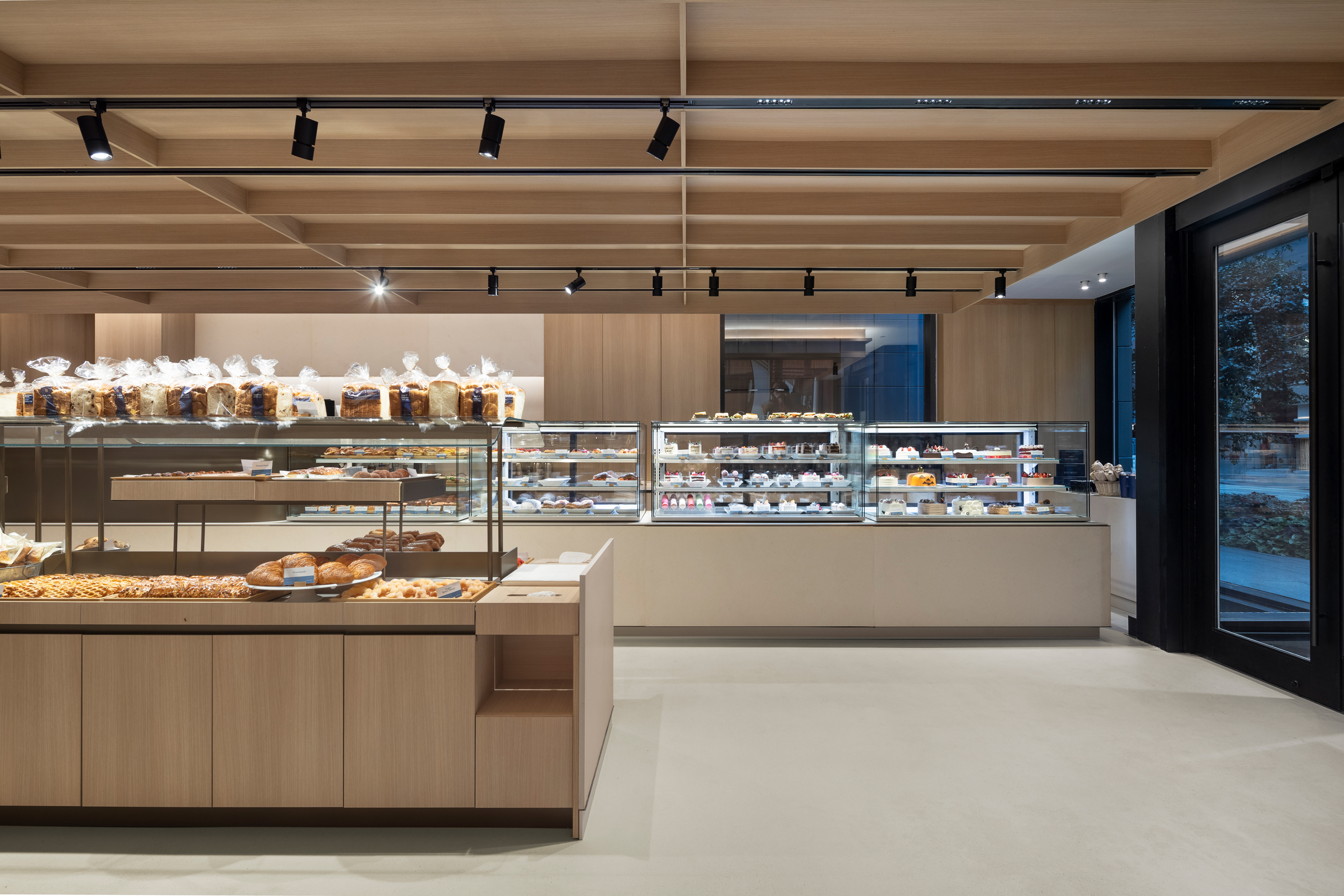 Paris Baguette - Yorkville Retail Construction in Toronto - Toronto Commercial Contractors